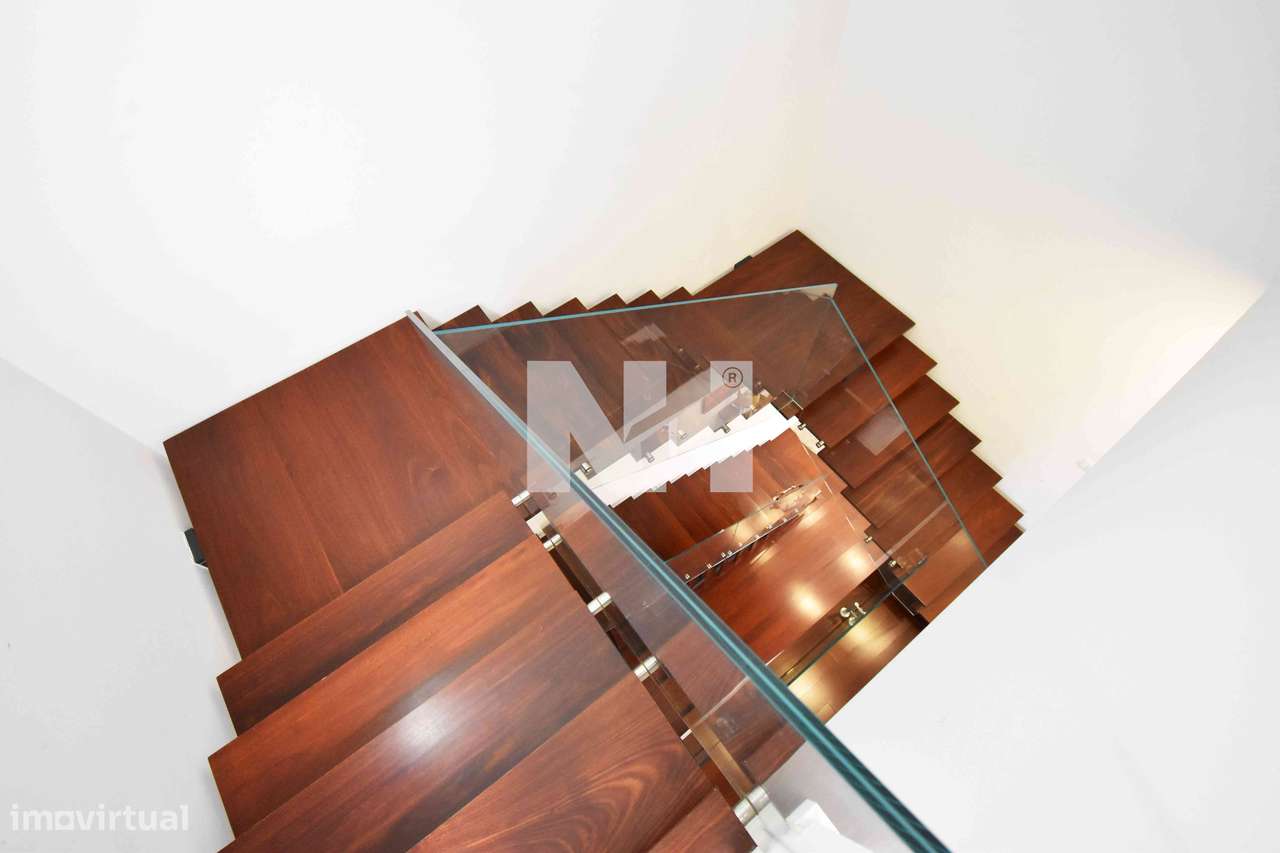 Moradia T4 Contemporânea | 4 Suites | C/ Piscina-34