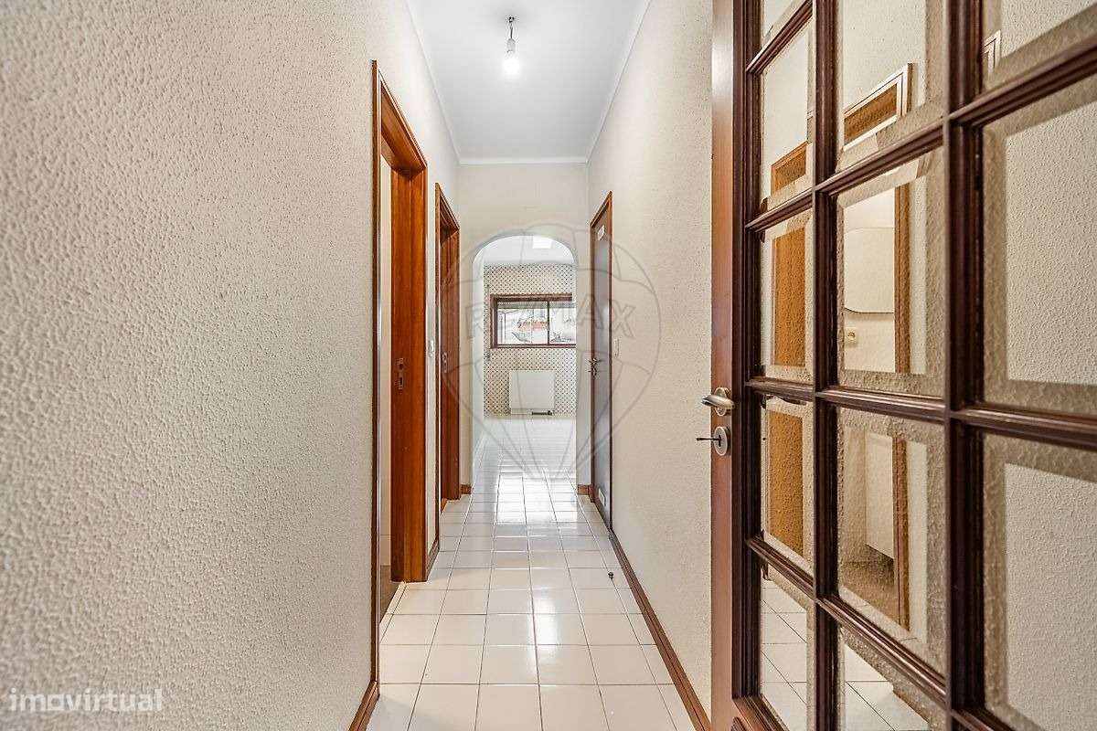Apartamento T2+1 Renovado no Coração de Vila Nova de Famalicão-10