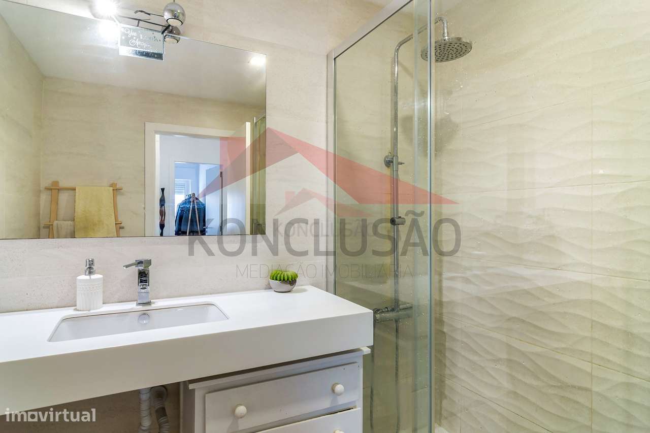 """Apartamento T4 Remodelado com Vista Panorâmica para o Rio Tejo -...-19
