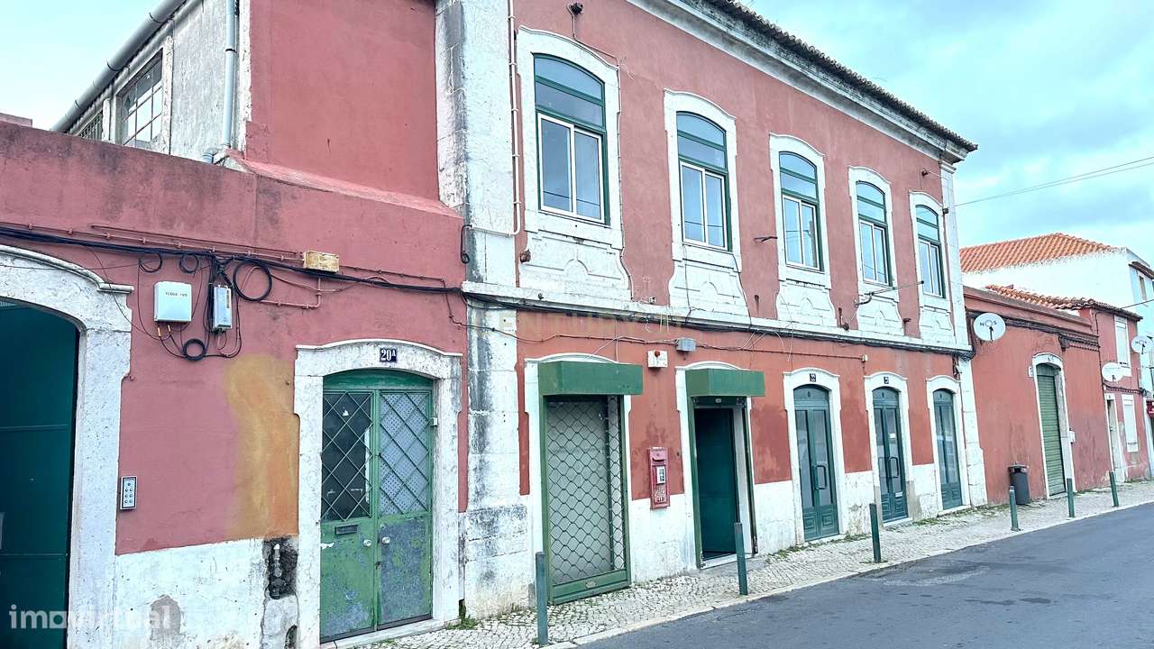 Dois Prédios para investimento | Charneca do Lumiar | Lisboa - Grande imagem: 2/18