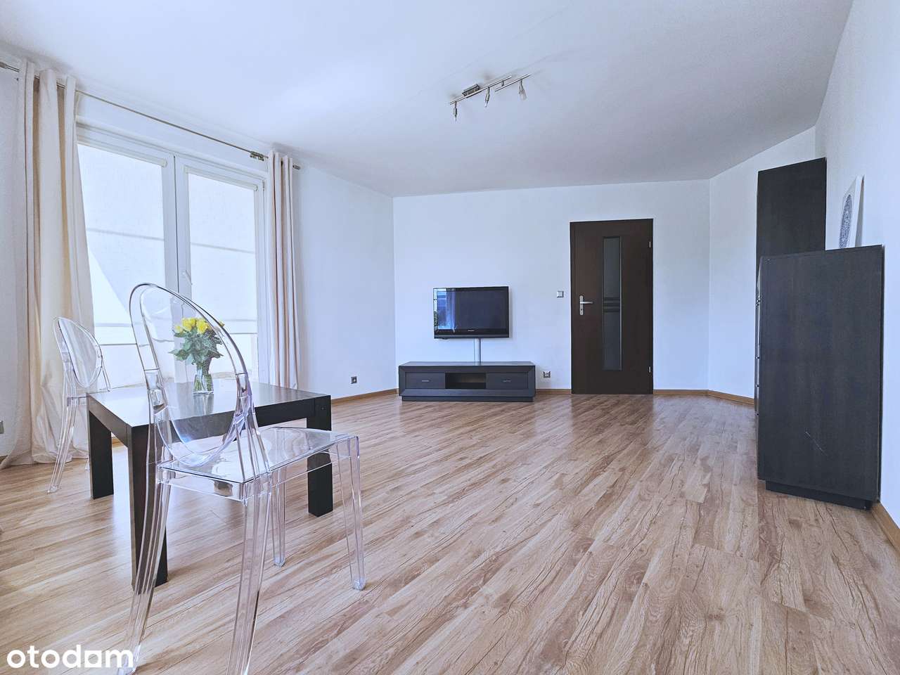 Mieszkanie, 2 pok. – Przestronne/ 2 pok/ Osobna kuchnia/ Balkon/ UE/  Zaporoska
