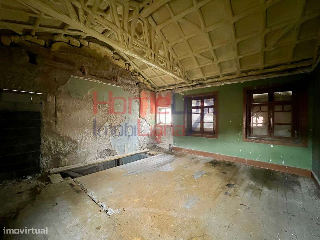 Terreno com Ruinas em Águas Santas-15