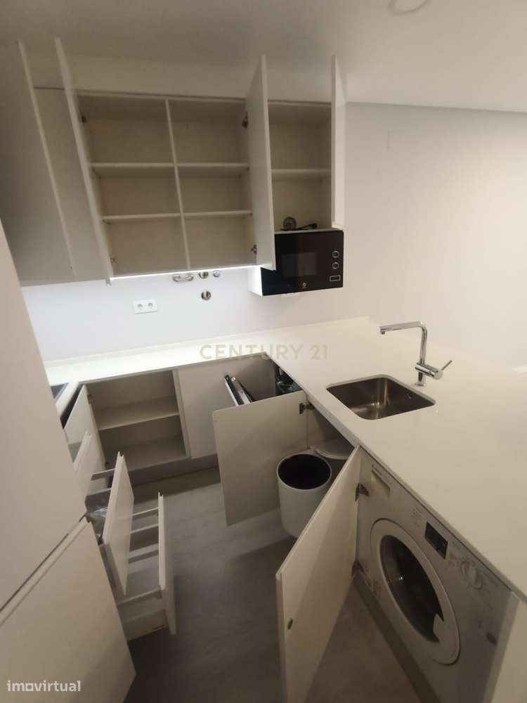 Apartamento T2 semi-novo, no Alto do Seixalinho, Barreiro-8