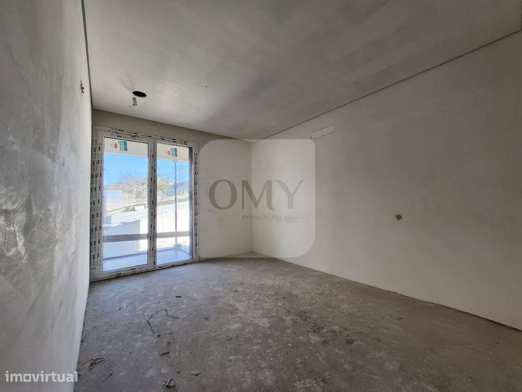 T2 com 2 Varandas Junto ao Parque Corgo em Vila Real-7