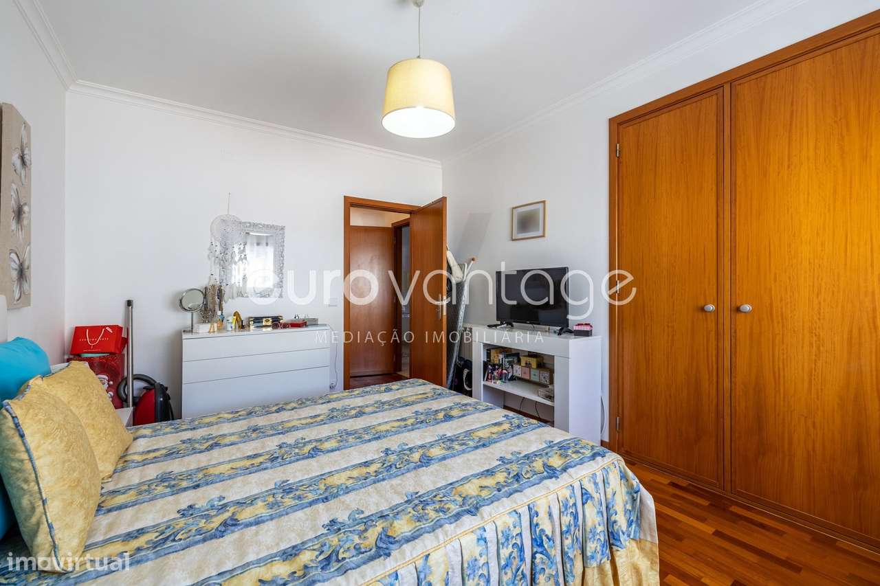 Apartamento T2 na Urbanização de São Romão-17