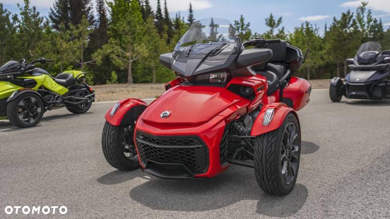 Can-Am Spyder - 15