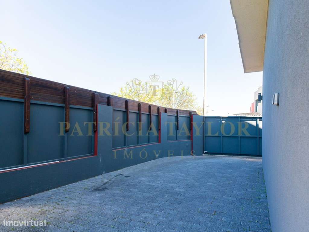 Moradia T3 a venda em Tires-55