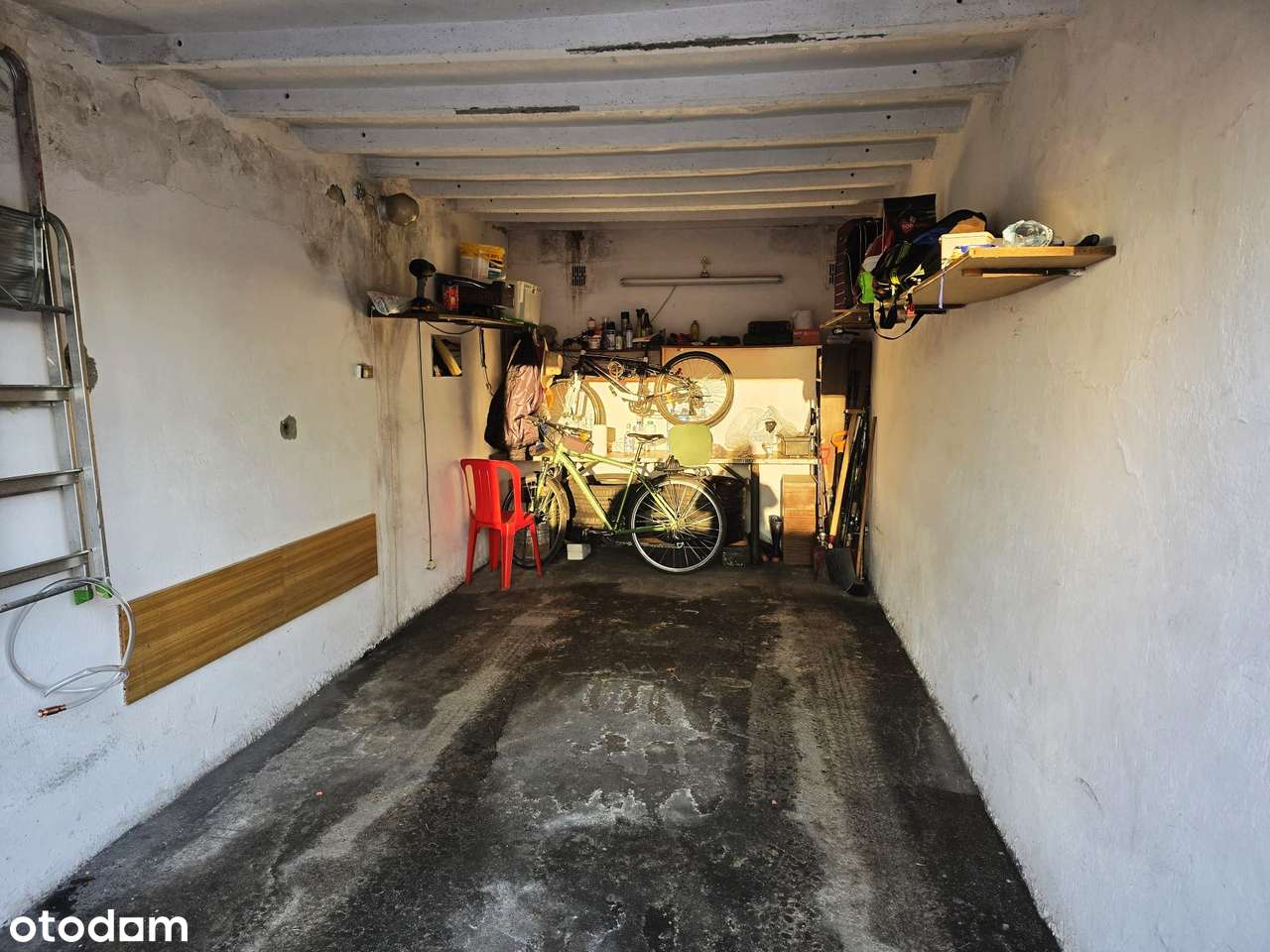 Garaż murowany, środkowy. Ulica Zubrzyckiego, niedaleko ul. Giełdowej.-0