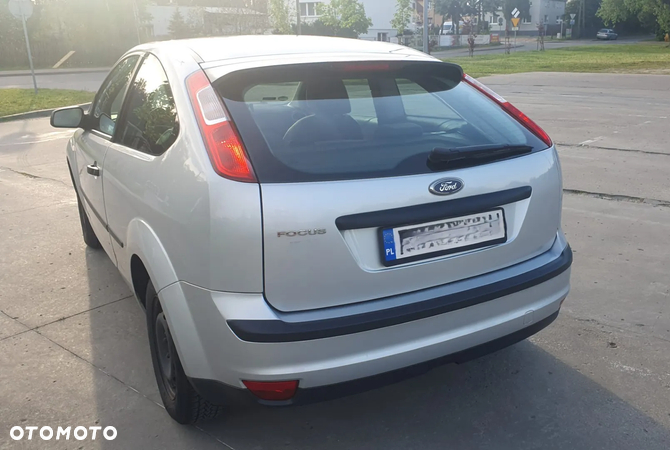 Ford Focus 1.4 Trend - 6