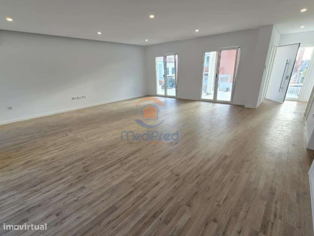 Moradia T4+1 NOVA | Casal de São Sebastião, Famões - Grande imagem: 4/57