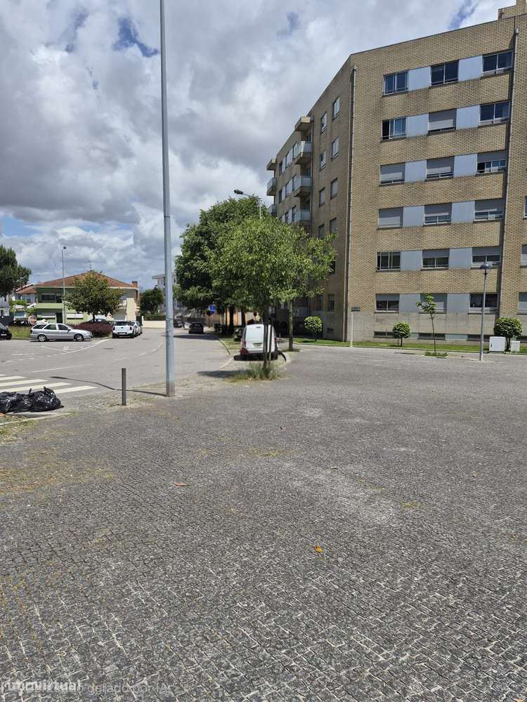 Comprar Excepcional Apartamento T2+1/ 3frentes Águas Santas-21