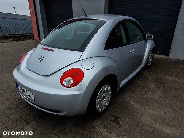 Volkswagen New Beetle - 16