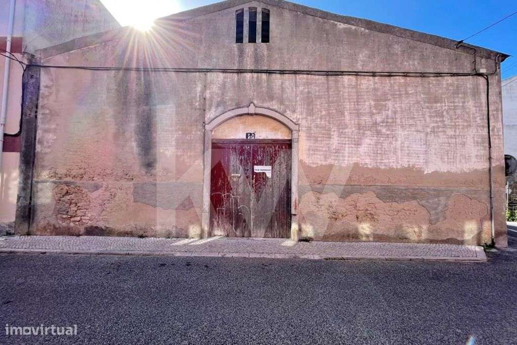 Ótimo Investimento no Centro Histórico de Peniche - De armazéns a habi - Grande imagem: 4/17