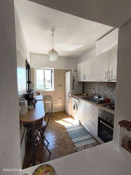 Apartamento T1  c/terraço sul e vista mar
Urbanização calma - Grande imagem: 4/8