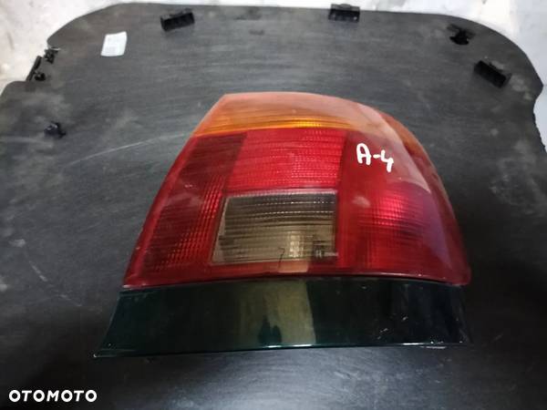 Lampa Audi A4 B5 Tył Lewy/Prawy - 3