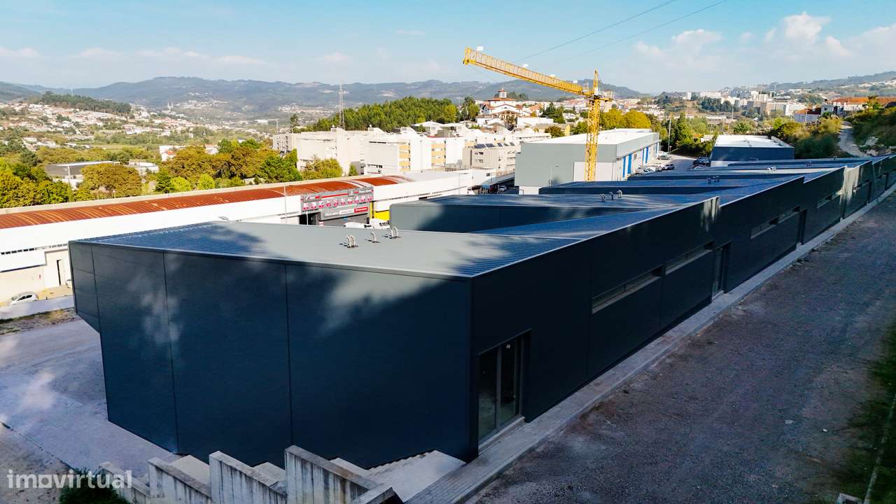 Armazéns/Lojas para arrendamento em Azurém - Grande imagem: 3/4