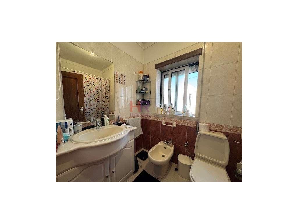 VENDE-SE MORADIA T4+1 COM PISCINA AQUECIDA E GARAGEM.-29