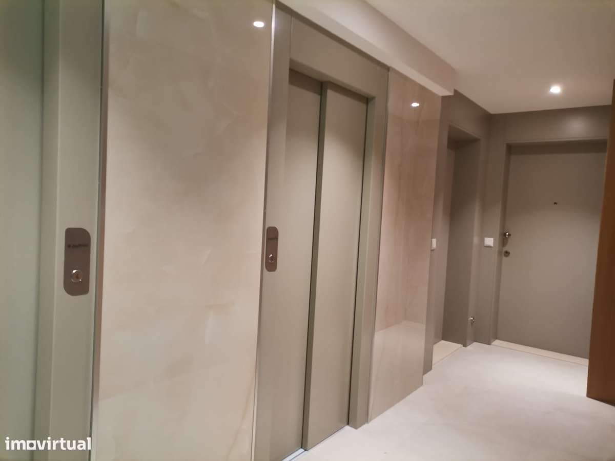 Novo T3 ÚLTIMO PISO de Luxo com TERRAÇO  - Vistas desafogadas-14