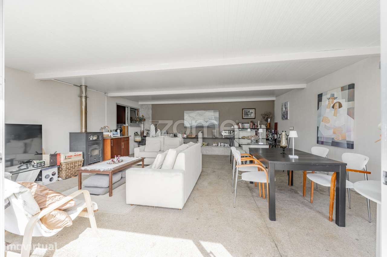 Moradia T5 com Piscina, 4 Suites e Garagem para 4 Carros em Esposende-35