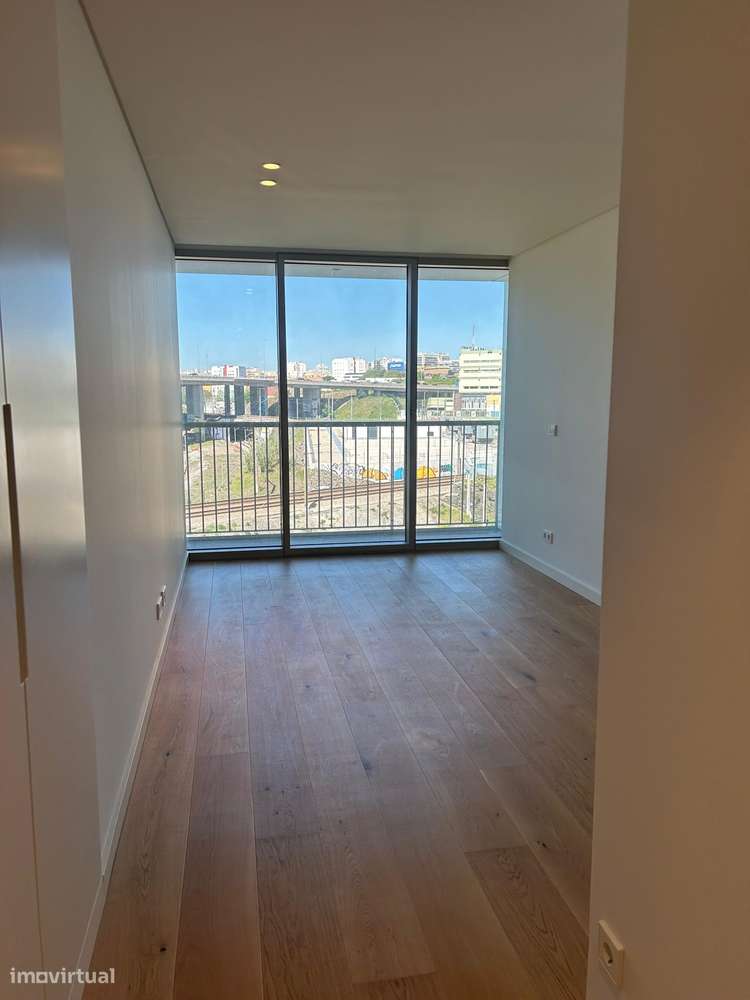 Arrendamento T2 Luxoso - Infinity Tower Campolide - Grande imagem: 5/17