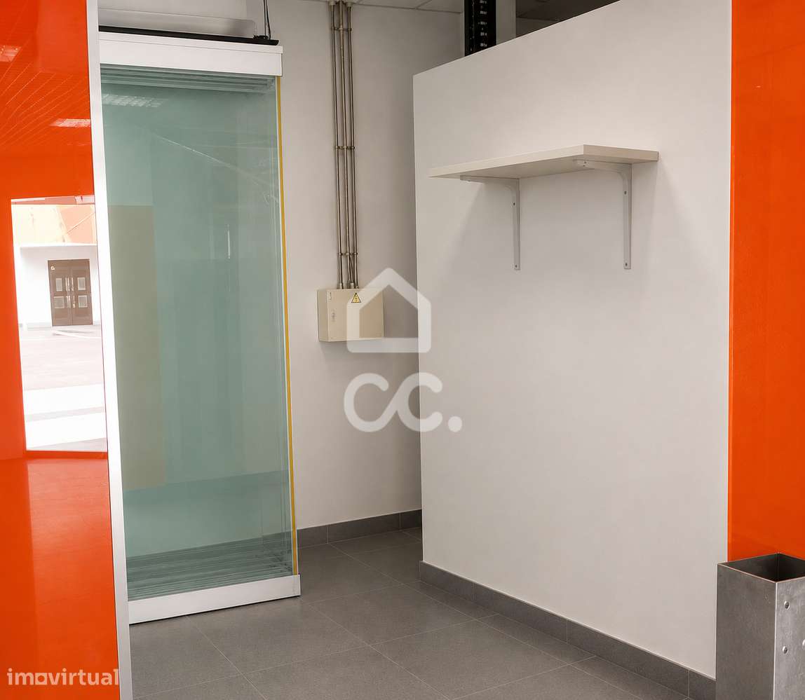 Loja de 2 Pisos com 242 m² em Amiais de Baixo – Santarém-4