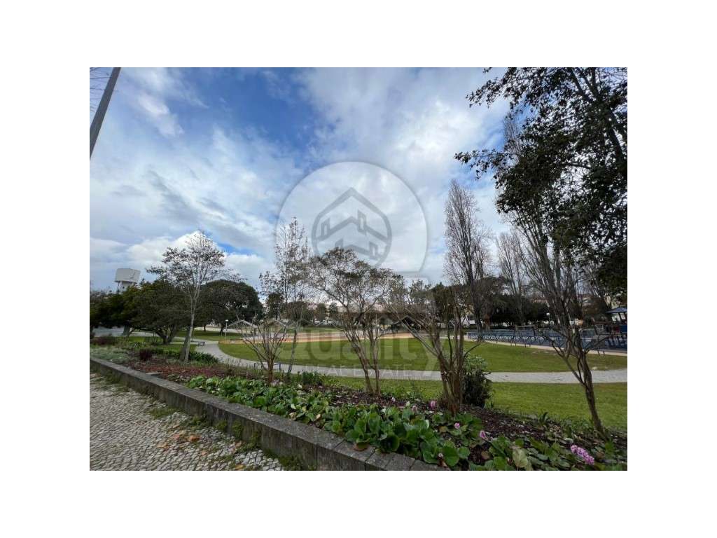 Terreno em Baixa da Banheira - Grande imagem: 4/26