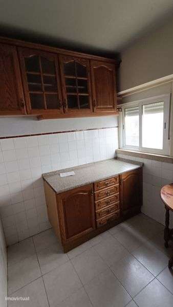 Apartamento T 3, junto ao hospital - Grande imagem: 4/10