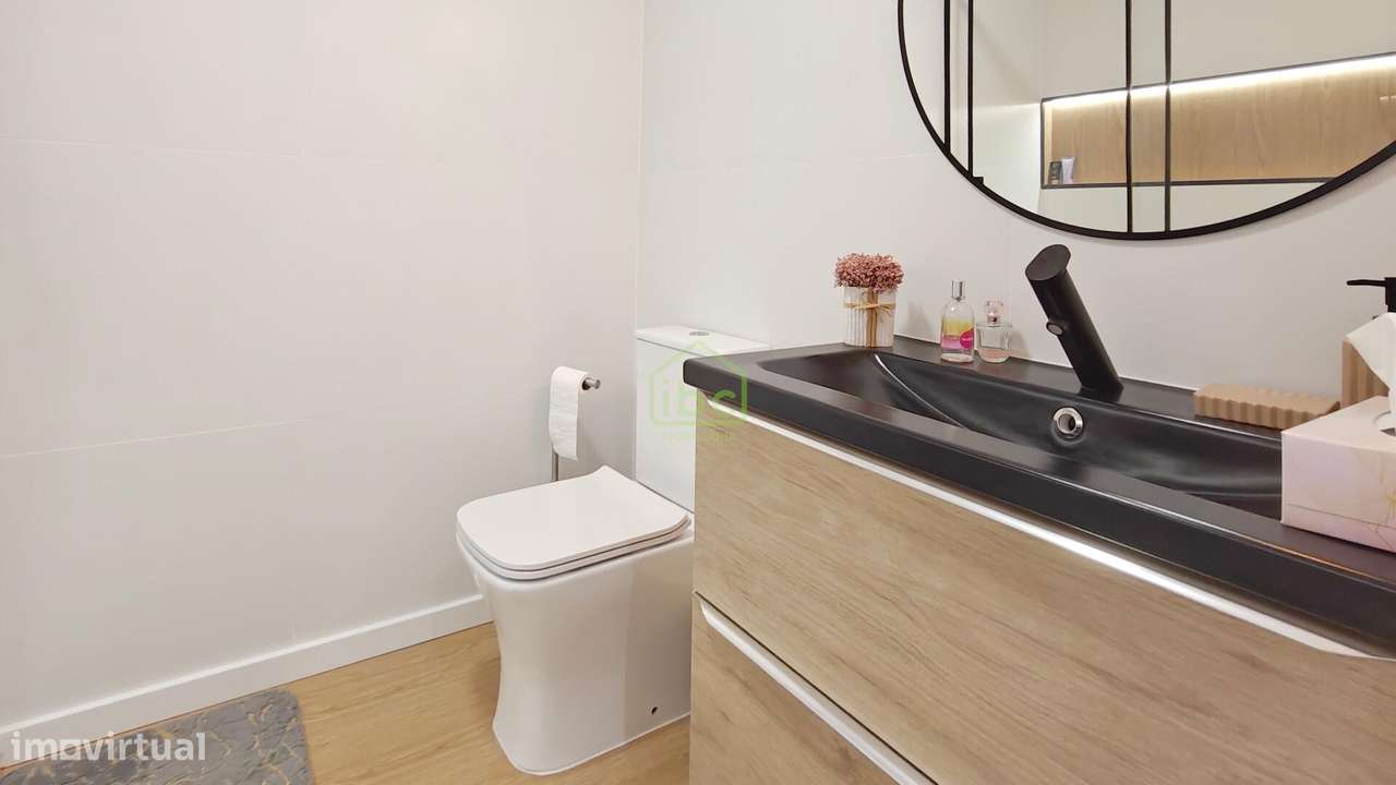 T1+1 Renovado no Centro da Póvoa de Varzim – Luxo, Conforto e Pronto a-23