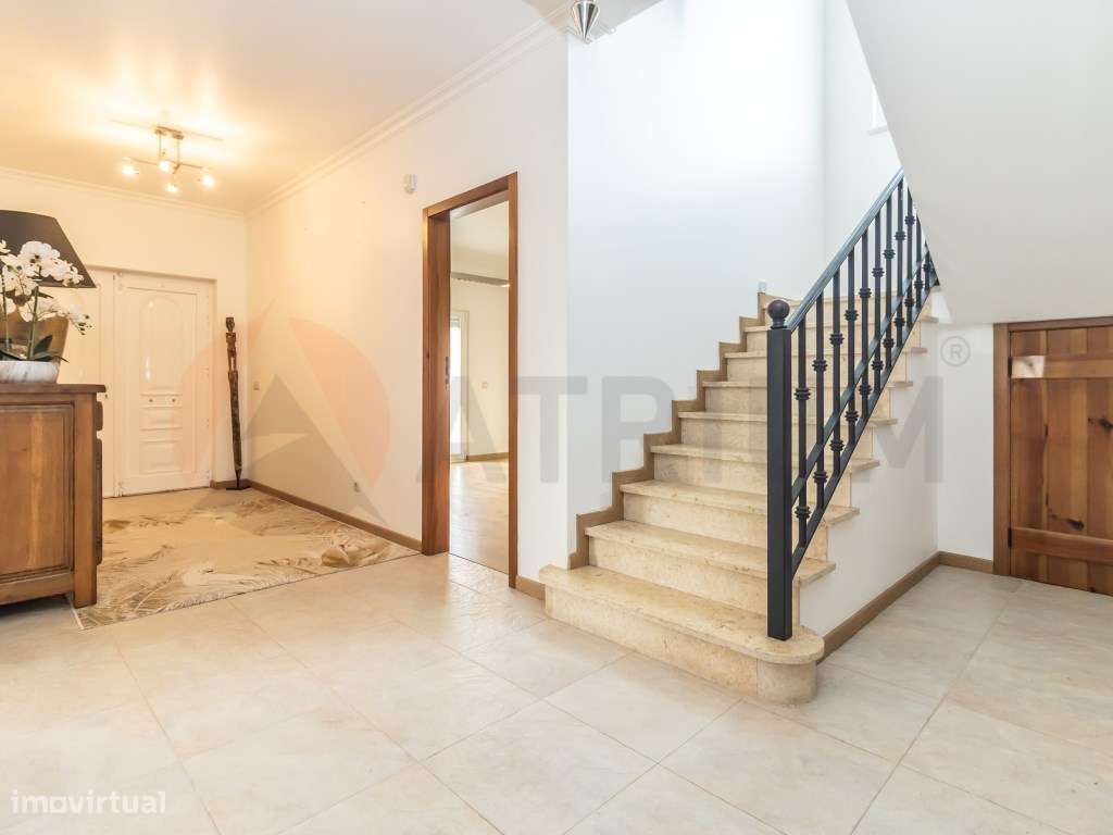 Exclusiva Moradia T6 com Quintinha, Piscina e Elevado Potencial de ...-33