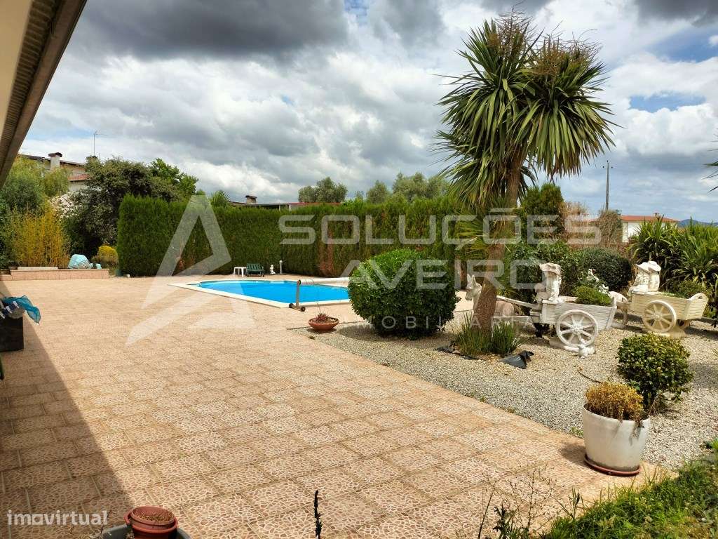Moradia T4 com Piscina-17