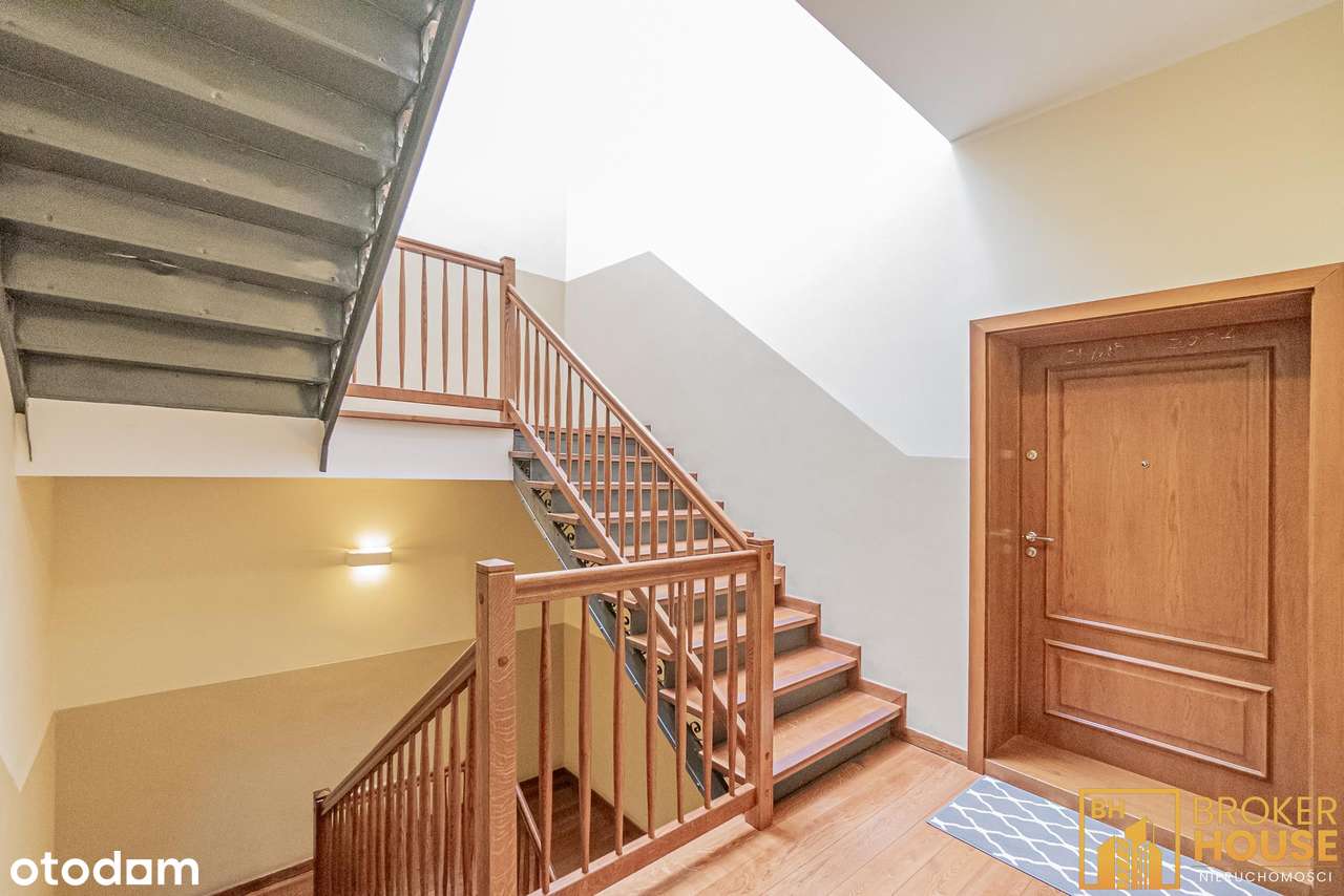 DUŻE MIESZKANIE W KAMIENICY Z BALKONAMI-17