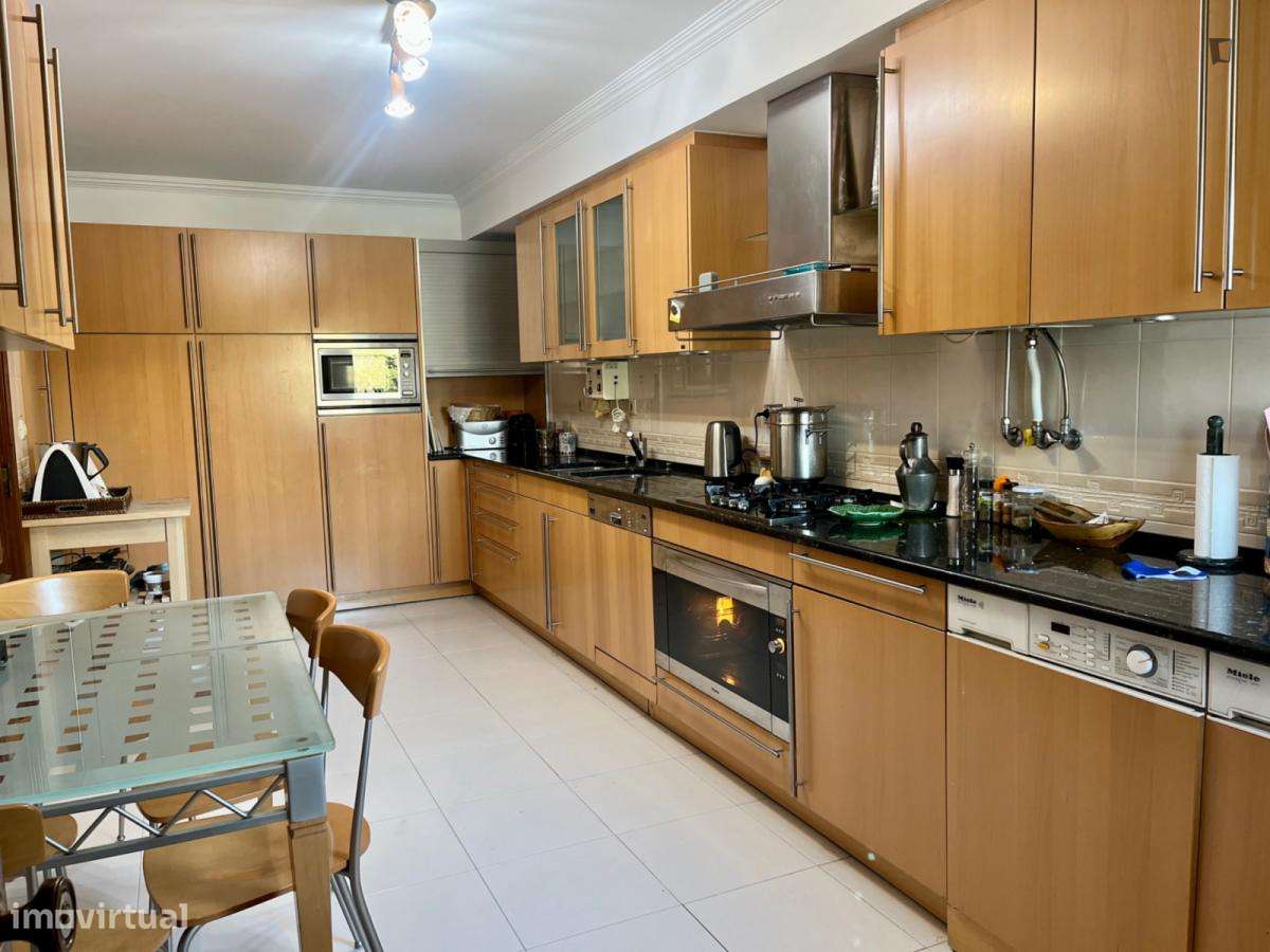 Quarto - localizado em Benfica Lisbon - Grande imagem: 5/11