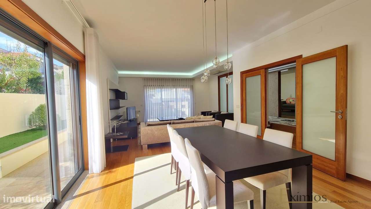 Moradia V5 com garagem fechada para seis carros, na Trofa - Grande imagem: 5/28