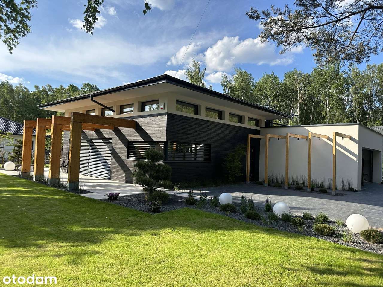 Nowoczesny dom 4 pok. z garażem w spokojnej okolicy-12