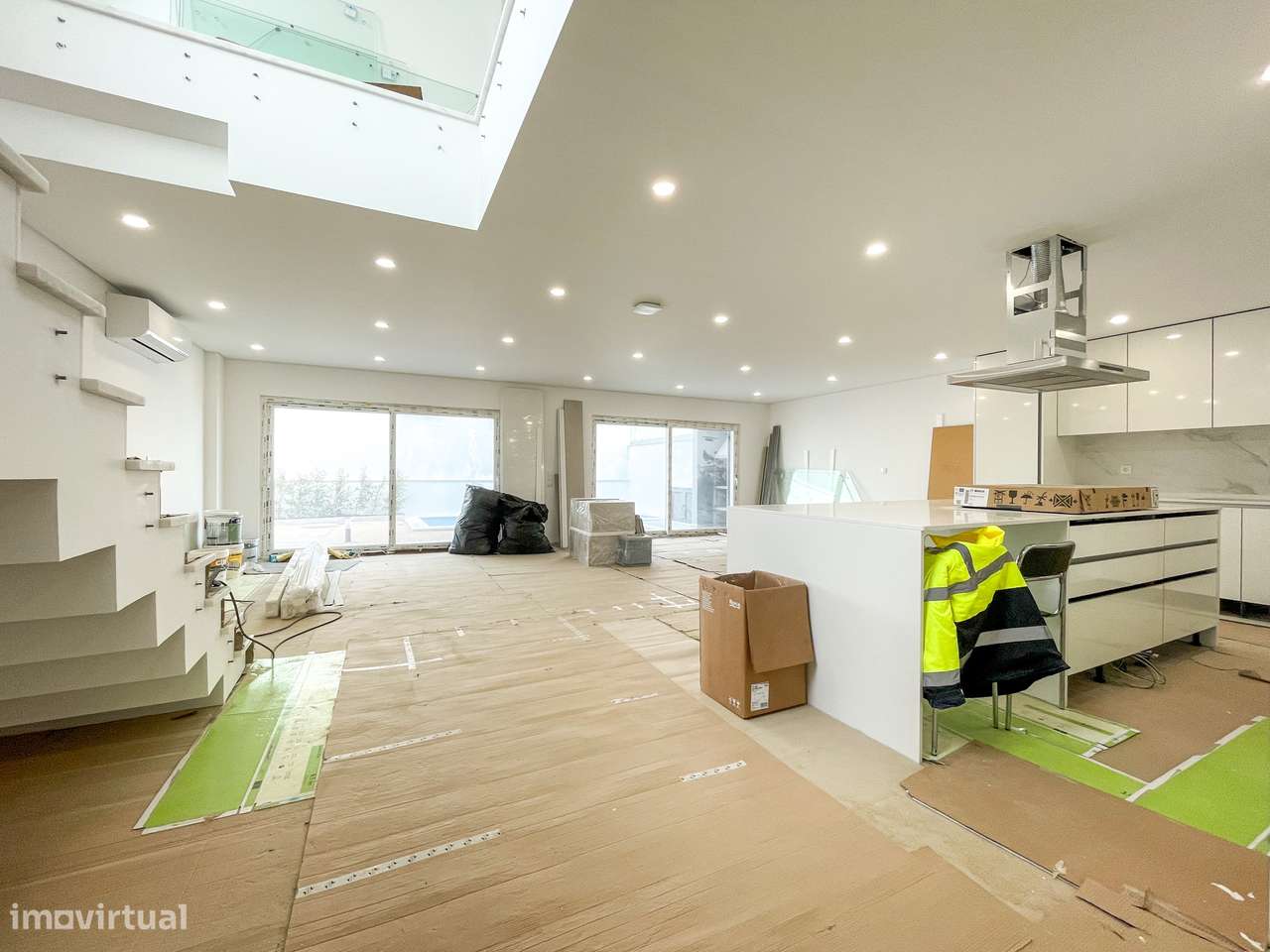 Moradia T4 com Piscina - Santa Iria de Azoia (Bairro da Salvação)-18