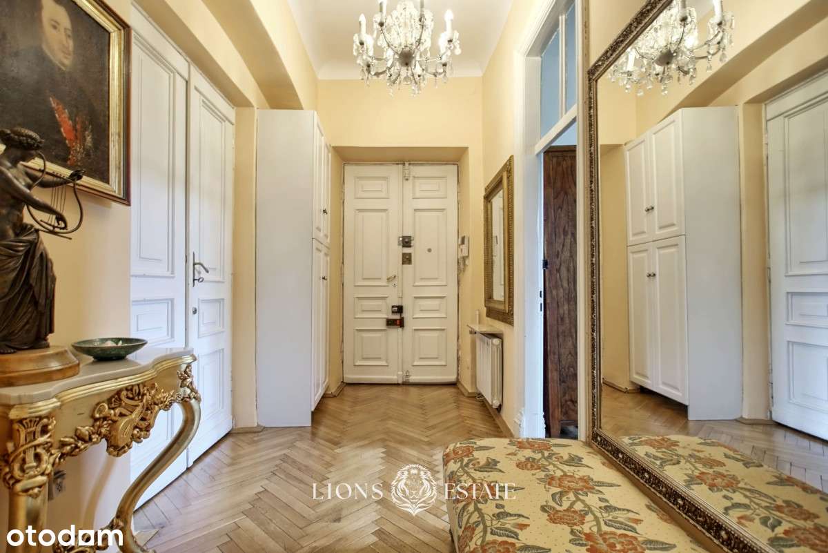 Mieszkanie w kamienicy z 1900 roku/ Targowa-4