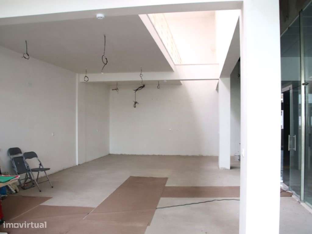 Loja para Venda em Queijas, Concelho de Oeiras - Grande imagem: 3/5