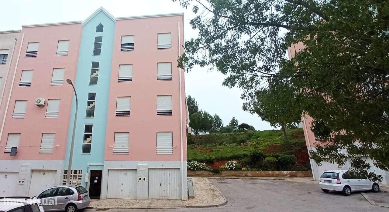 Apartamento T2 ARRENDADO ATÉ JULHO DE 2025, no Viso, em Setúbal - Grande imagem: 3/10