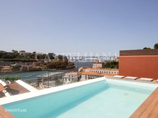 Penthouse T3 com piscina privada e vi...