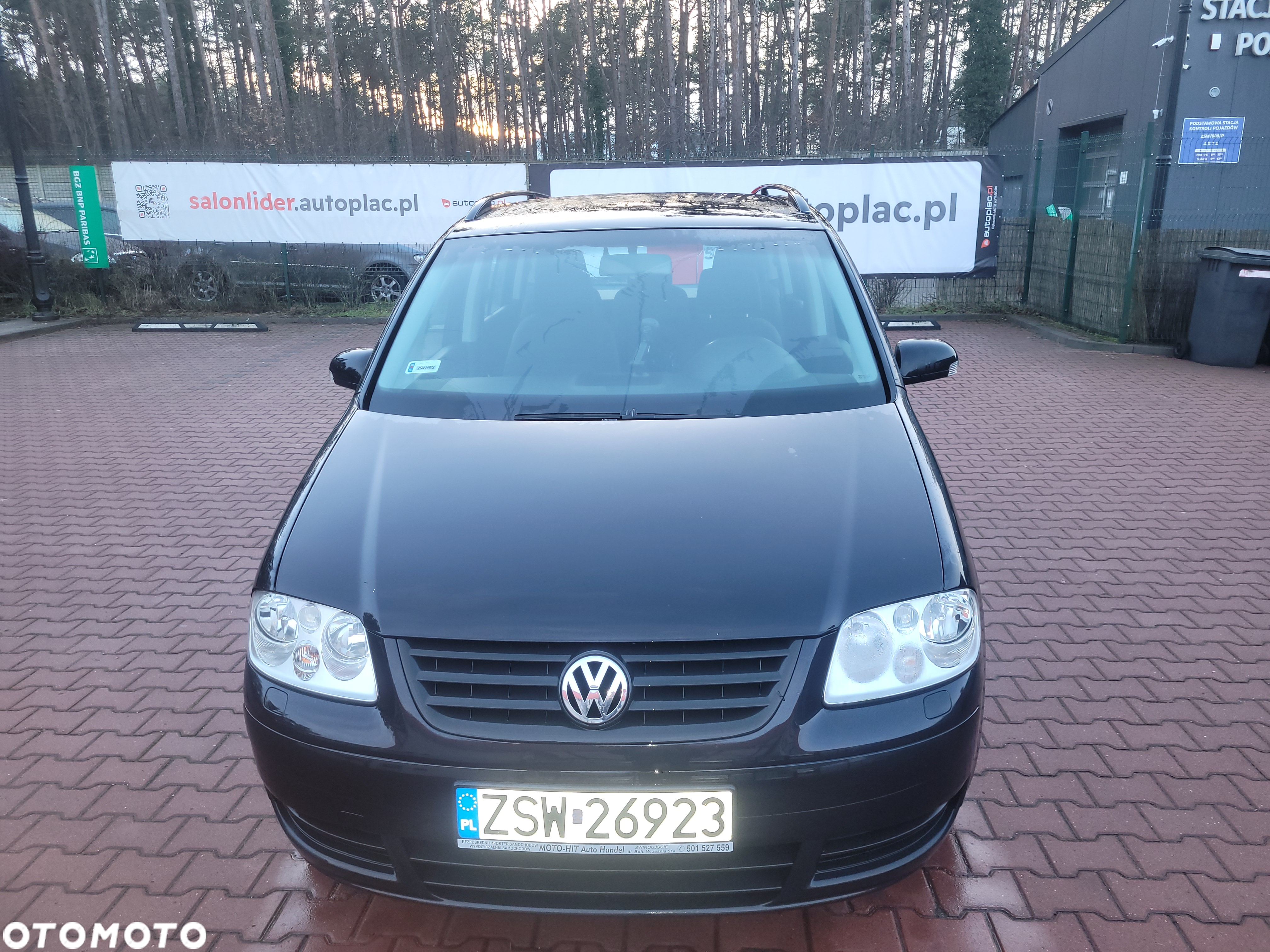 Volkswagen Touran 1.6 Basis - 11