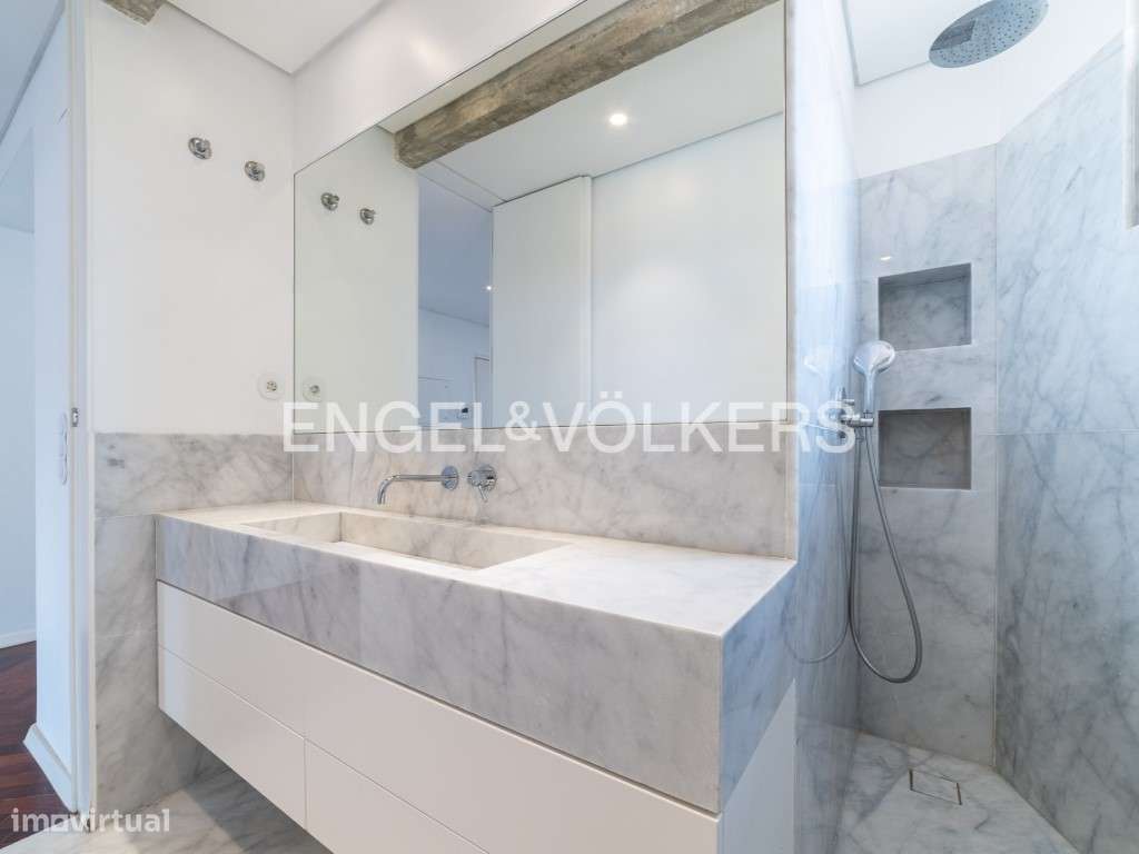 Apartamento T3 renovado no Principe Real-12