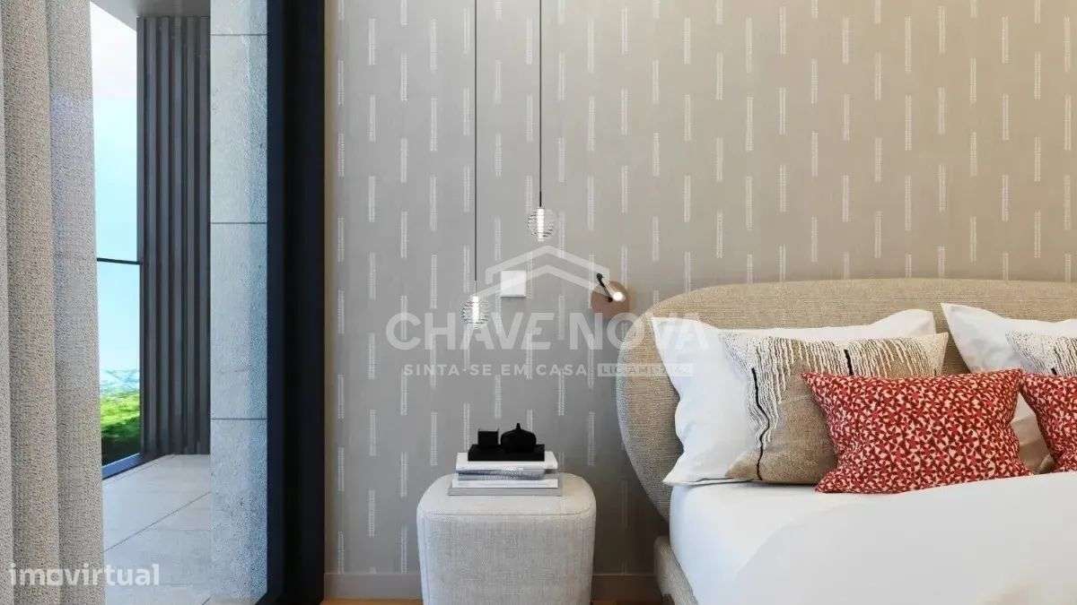 Apartamento T1 Novo c/ Lugar de Garagem e Arrumo em Santa Marinha-8