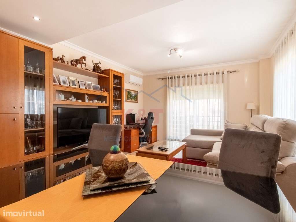 Apartamento T1 Armação de Pera - Com garagem e arrecadação - Grande imagem: 3/16