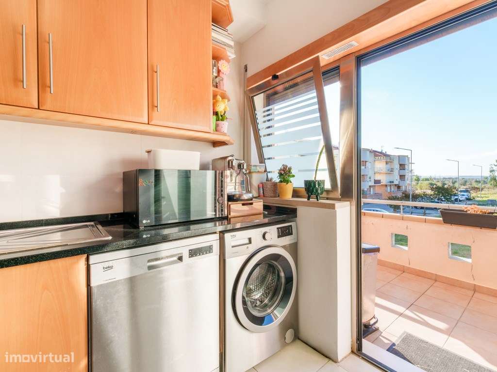 T3 com Terraço Envolvente e Garagem de 70 m² | Casais Castelo, Riachos-12