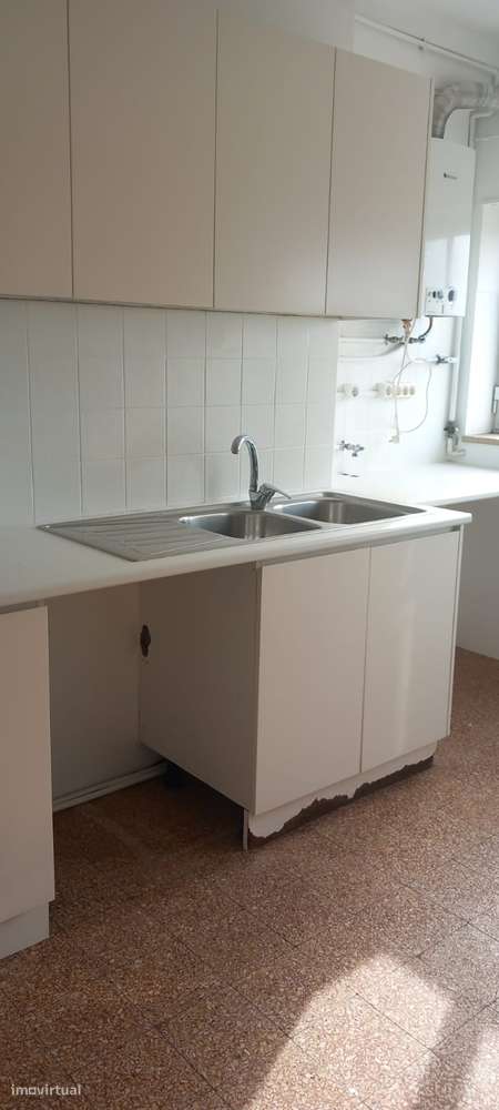 Arrendo T2  - RUA BRASIL -COIMBRA - Grande imagem: 4/8