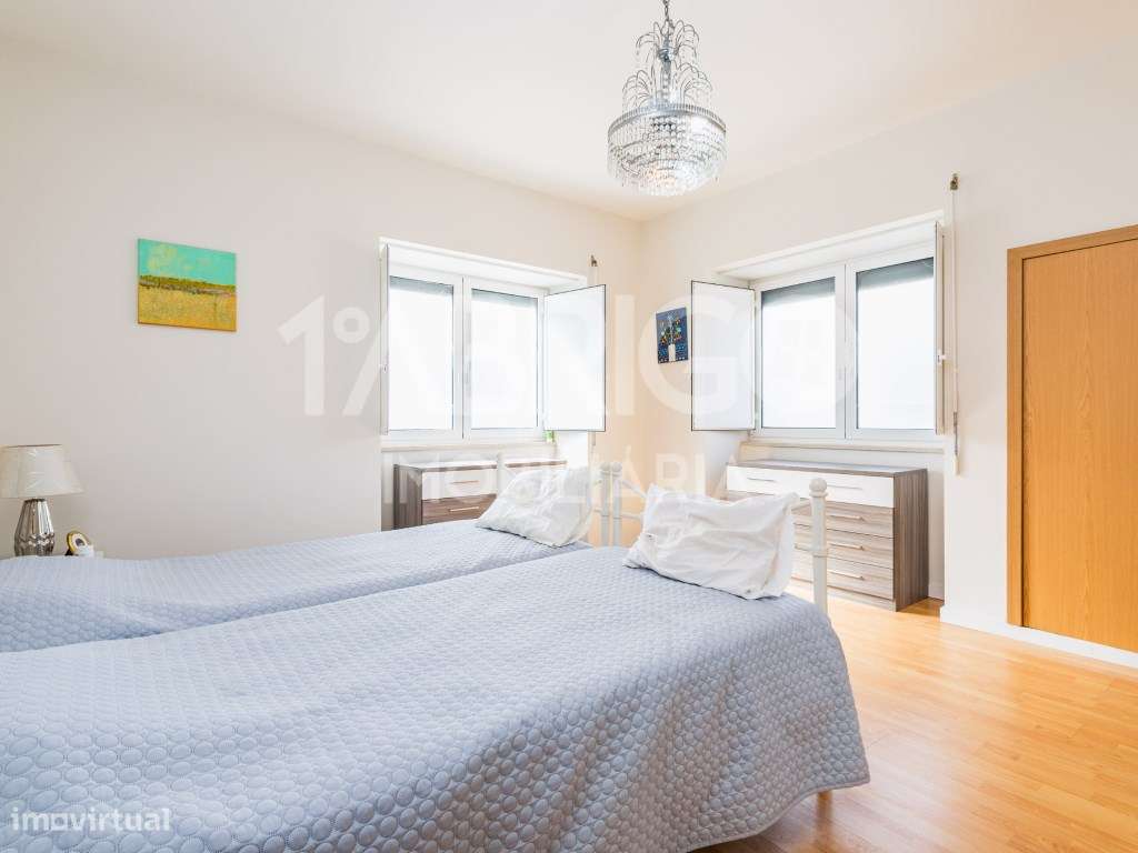 T4 Duplex no centro da Marinha Grande-14