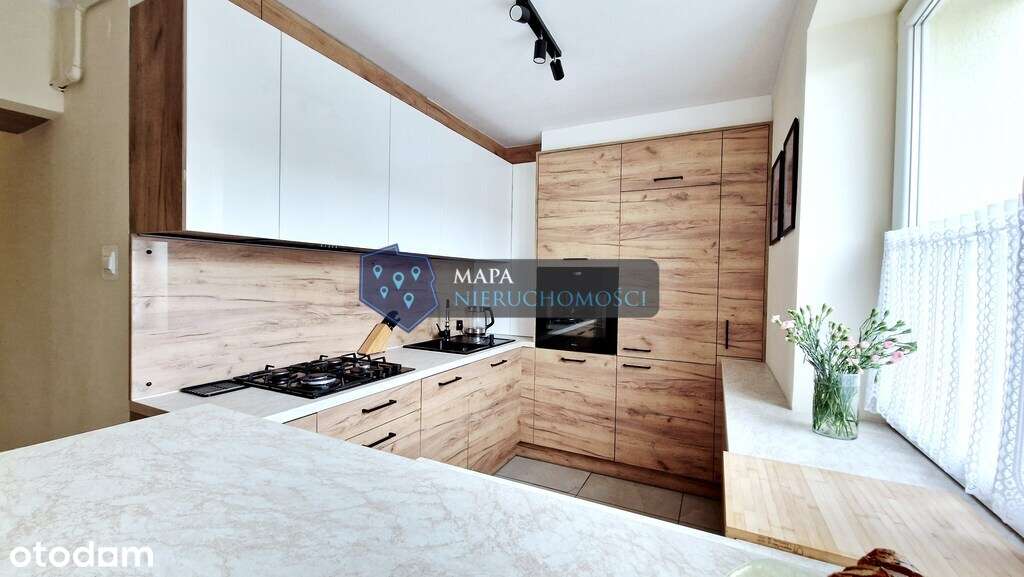 Wspaniałe trójstronne M4, teren ogrodzony Południe-1