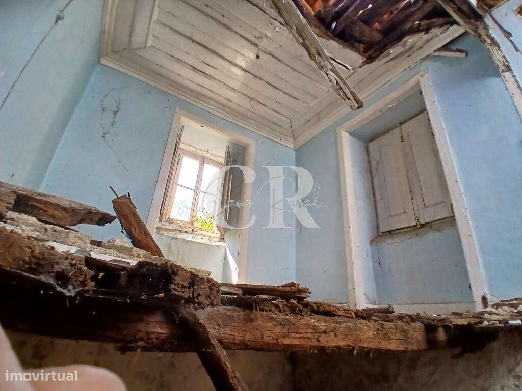 Propriedade com charme histórico, natureza e projeto aprovado em Figue-7