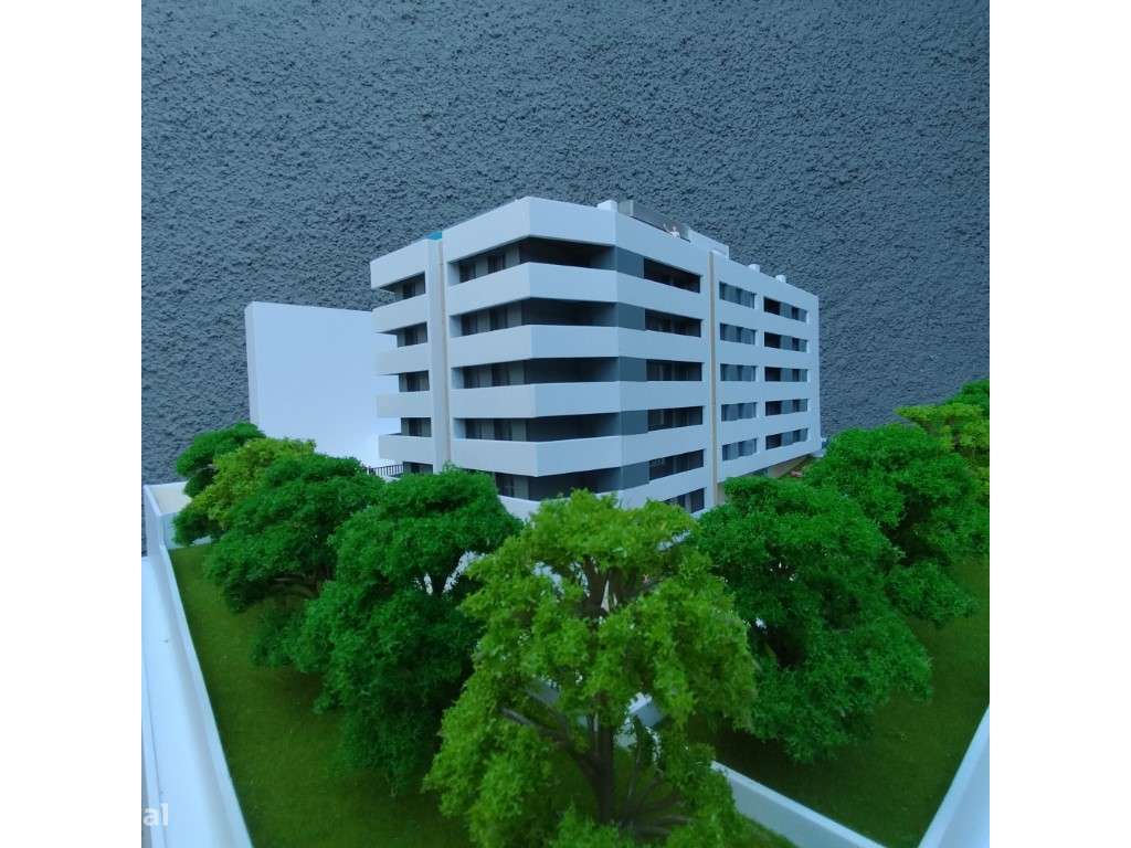 Apartamento T3, novo, varanda com churrasqueira; piscina e playgrou...-15