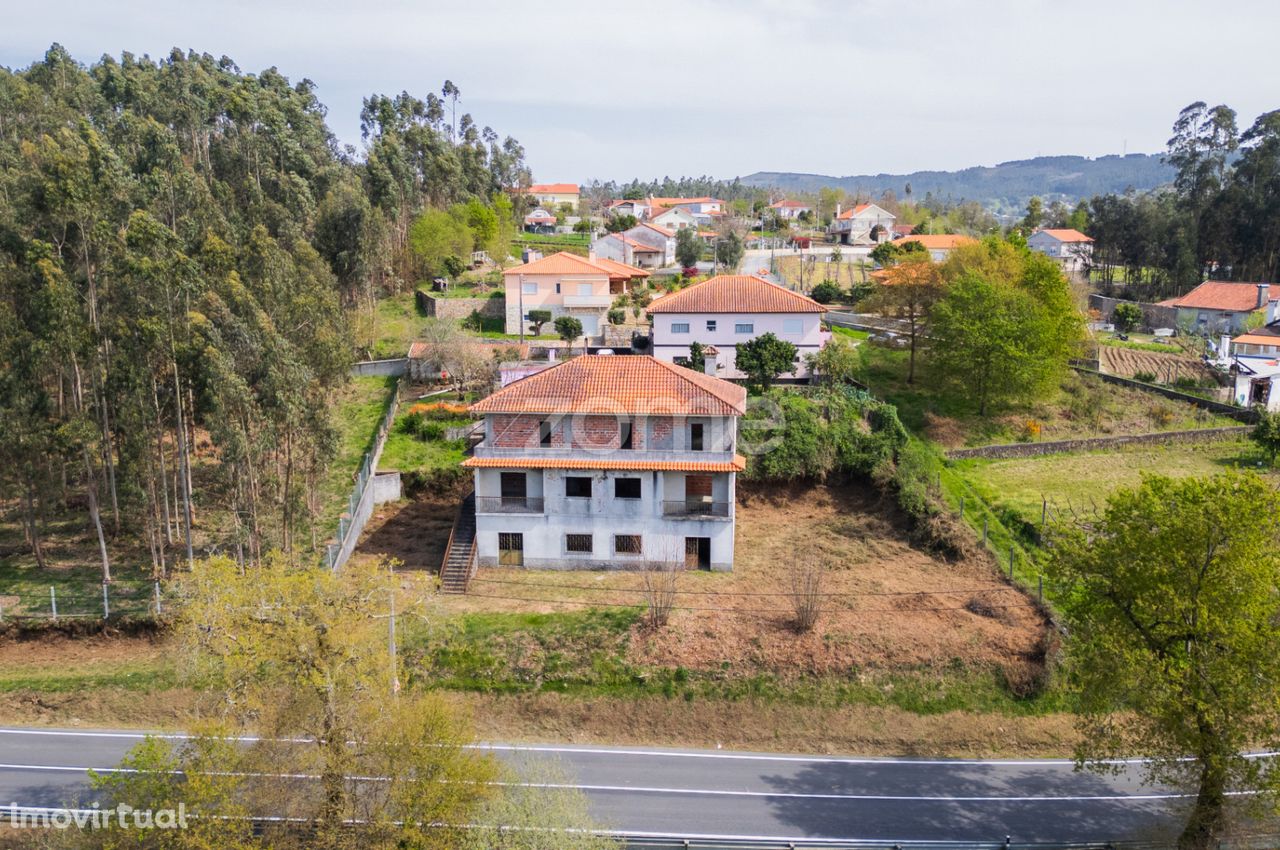 Terreno c/ benfeitoria c/ 1350m2 em Anais, Ponte de Lima